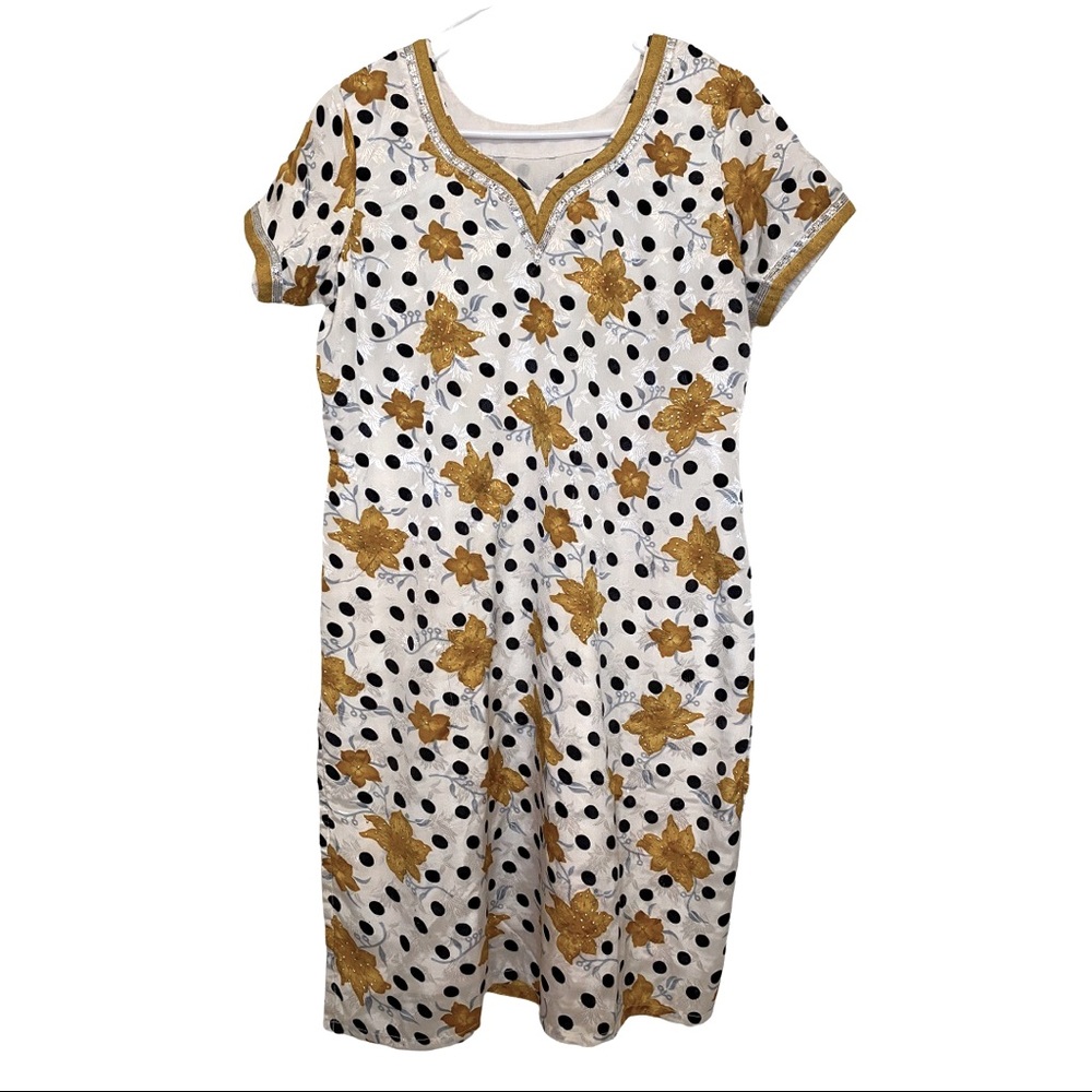 Women's White & Gold Floral Pattern Indian Salwar Kameez / Punjabi Dress